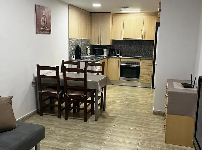 Central Apartment 公寓 滨海略雷特