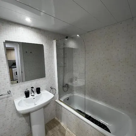 Апартаменти Central Apartment *