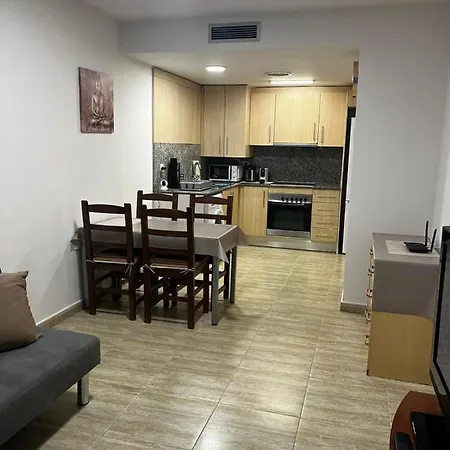 Central Apartment 아파트 료렛 드 마르